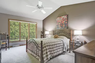 19190  Stonehedge Dr #B, Brookfield, WI 53045 - Photo 11