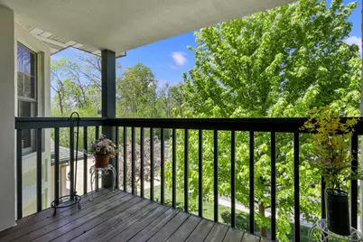 10210 W Deerwood Ln, Franklin, WI 53132 - Photo 29
