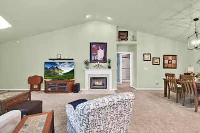 10210 W Deerwood Ln, Franklin, WI 53132 - Photo 9