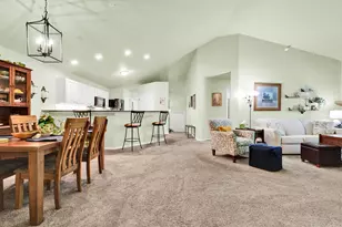 10210 W Deerwood Ln, Franklin, WI 53132 - Photo 13