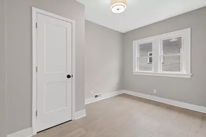 2852 N 59th St, Milwaukee, WI 53210 - Photo 9