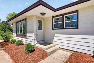 5224 W Luebbe Ln, Milwaukee, WI 53223 - Photo 3