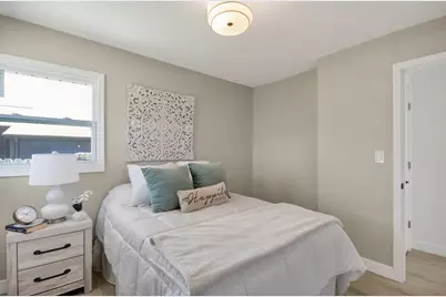 5224 W Luebbe Ln, Milwaukee, WI 53223 - Photo 19