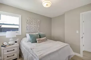 5224 W Luebbe Ln, Milwaukee, WI 53223 - Photo 19
