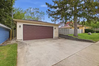 601  Oregon St, Racine, WI 53405 - Photo 17