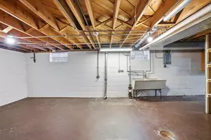 601 Oregon St, Racine, WI 53405 - Photo 25