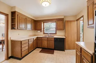 601 Oregon St, Racine, WI 53405 - Photo 13