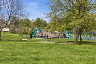 601 Oregon St, Racine, WI 53405 - Photo 23