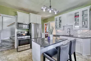 7640 W Clarke St, Wauwatosa, WI 53213 - Photo 11