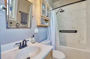 7640 W Clarke St, Wauwatosa, WI 53213 - Photo 17