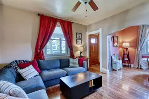 7640 W Clarke St, Wauwatosa, WI 53213 - Photo 7