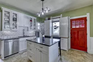 7640 W Clarke St, Wauwatosa, WI 53213 - Photo 13