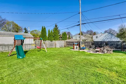 7640 W Clarke St, Wauwatosa, WI 53213 - Photo 33