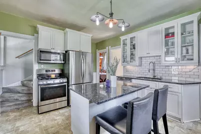 7640 W Clarke St, Wauwatosa, WI 53213 - Photo 11