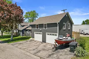 520 Freeman St, Genoa City, WI 53128 - Photo 3