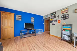 320 W Van Norman Ave, Milwaukee, WI 53207 - Photo 23