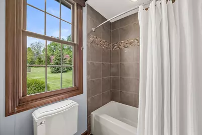 2150  Old Lantern Cir, Delafield, WI 53018 - Photo 71