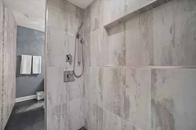 2150  Old Lantern Cir, Delafield, WI 53018 - Photo 63