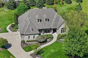 2150 Old Lantern Cir, Delafield, WI 53018 - Photo 81