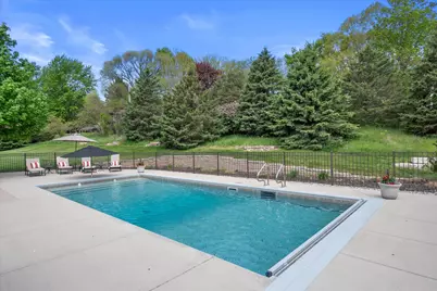 2150  Old Lantern Cir, Delafield, WI 53018 - Photo 5