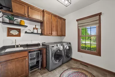 2150  Old Lantern Cir, Delafield, WI 53018 - Photo 31