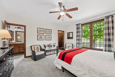 2150  Old Lantern Cir, Delafield, WI 53018 - Photo 73