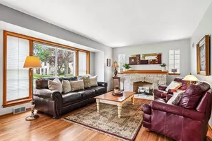4949 N Idlewild Ave, Whitefish Bay, WI 53217 - Photo 5