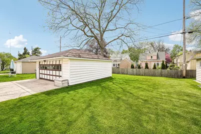 4949 N Idlewild Ave, Whitefish Bay, WI 53217 - Photo 3