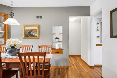 4949 N Idlewild Ave, Whitefish Bay, WI 53217 - Photo 9