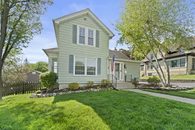 424  James St, Burlington, WI 53105 - Photo 3