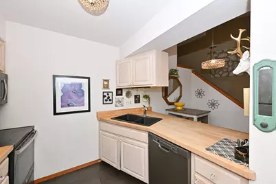 4015 S 84th St #8, Greenfield, WI 53228 - Photo 11
