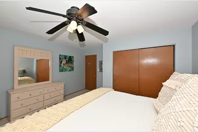 4015 S 84th St #8, Greenfield, WI 53228 - Photo 15