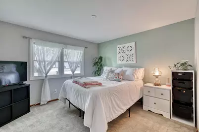 1960  Dixie Dr, Waukesha, WI 53189 - Photo 19