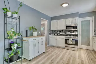 1960 Dixie Dr, Waukesha, WI 53189 - Photo 11