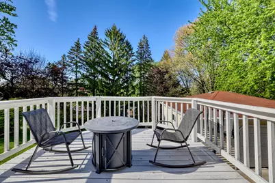 1960  Dixie Dr, Waukesha, WI 53189 - Photo 37