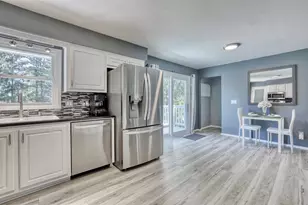 1960 Dixie Dr, Waukesha, WI 53189 - Photo 13