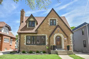 2608 N 71st St, Wauwatosa, WI 53213 - Photo 41