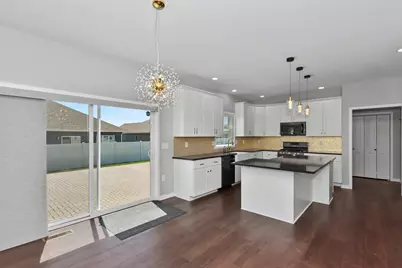 3184 S Warbler Ct, Beloit, WI 53511 - Photo 17