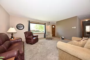 8222 W Norwich Ave, Greenfield, WI 53220 - Photo 7