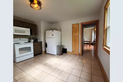 913 E Washington St, West Bend, WI 53095 - Photo 17