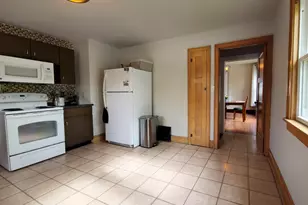 913 E Washington St, West Bend, WI 53095 - Photo 17
