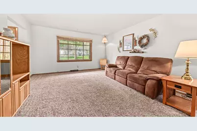 2336 N 116th St, Wauwatosa, WI 53226 - Photo 7