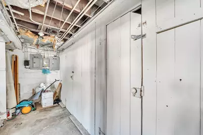 2111 W Burnham St #2111A, Milwaukee, WI 53204 - Photo 13