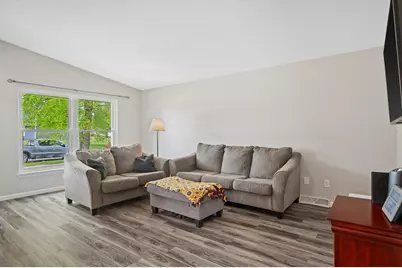 1331 E Maass Dr, Oak Creek, WI 53154 - Photo 9