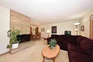 814 E Manor Cir, Bayside, WI 53217 - Photo 5