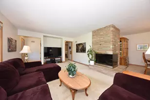 814 E Manor Cir, Bayside, WI 53217 - Photo 3