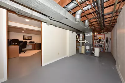814 E Manor Cir, Bayside, WI 53217 - Photo 23