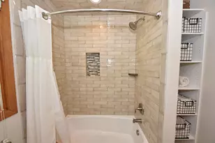 814 E Manor Cir, Bayside, WI 53217 - Photo 17