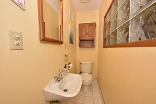 814 E Manor Cir, Bayside, WI 53217 - Photo 11