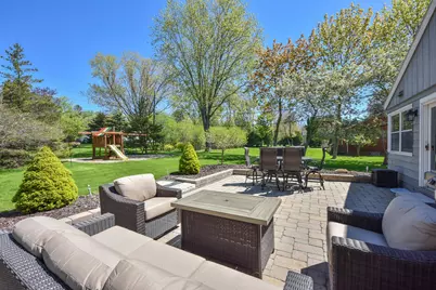 814 E Manor Cir, Bayside, WI 53217 - Photo 25